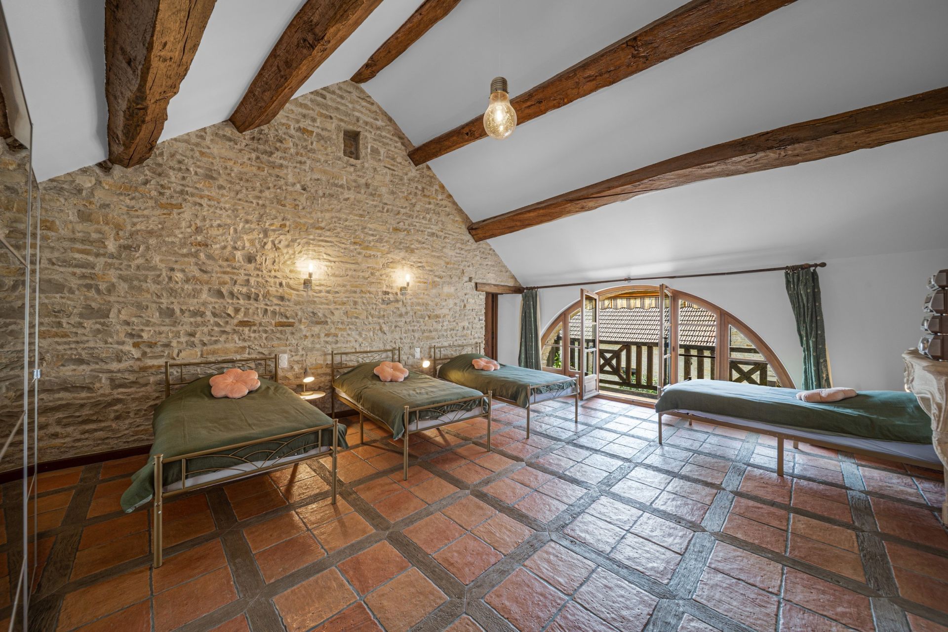 propriété 12 Pièces en vente sur CORCELLES LES MONTS (21160)