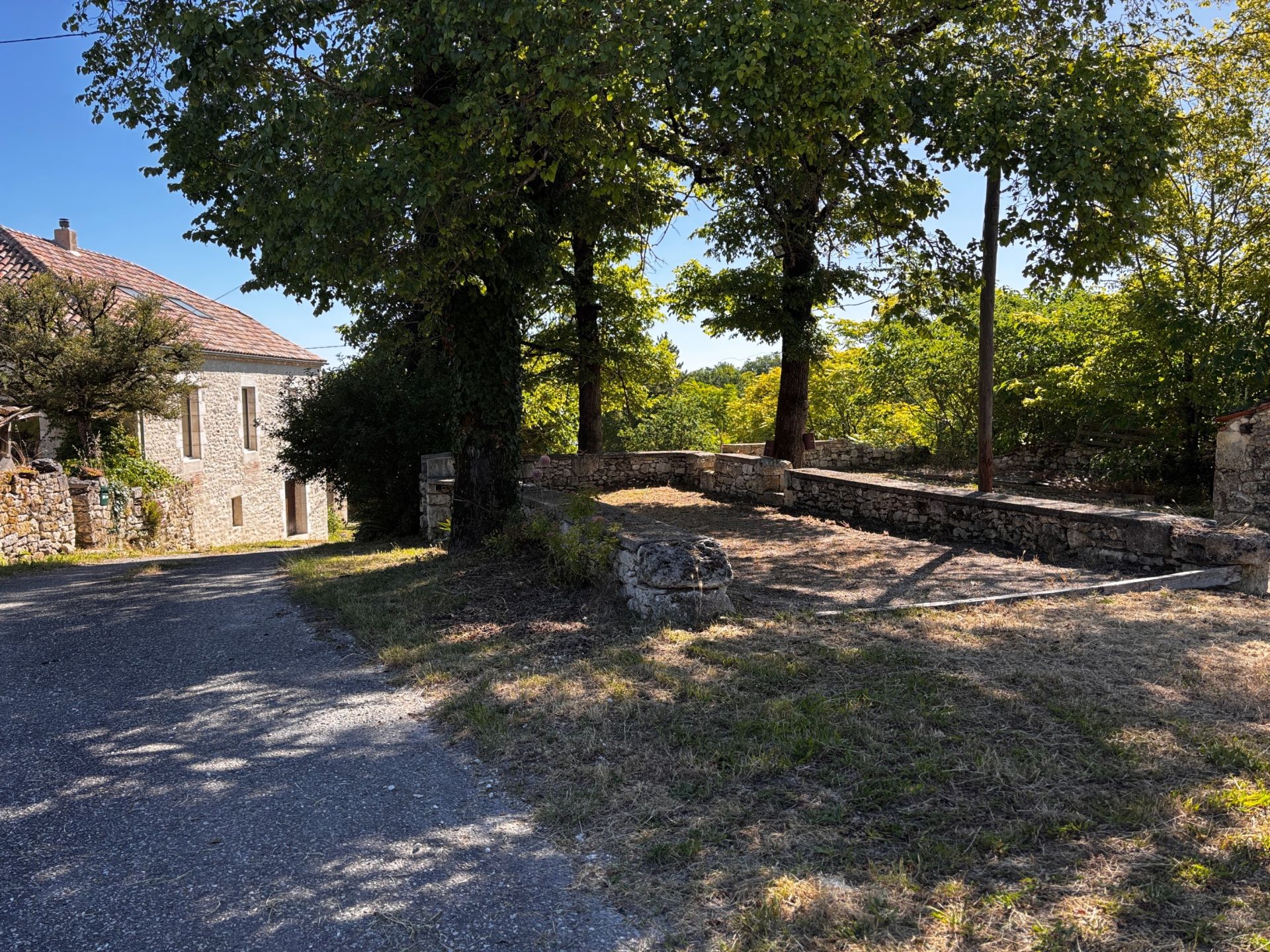 fermette 8 Pièces en vente sur MONTAIGU DE QUERCY (82150)