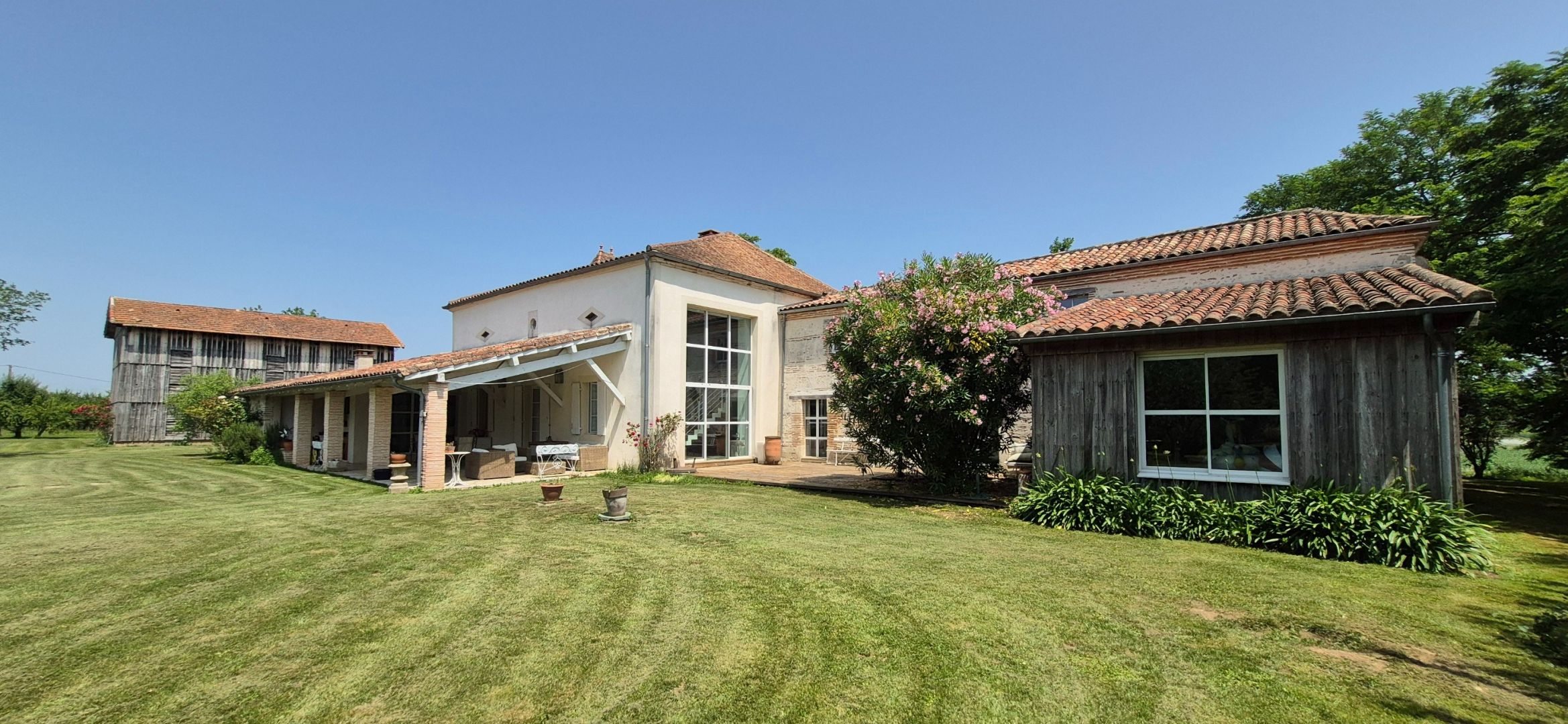 propriété 9 Pièces en vente sur FONGRAVE (47260)