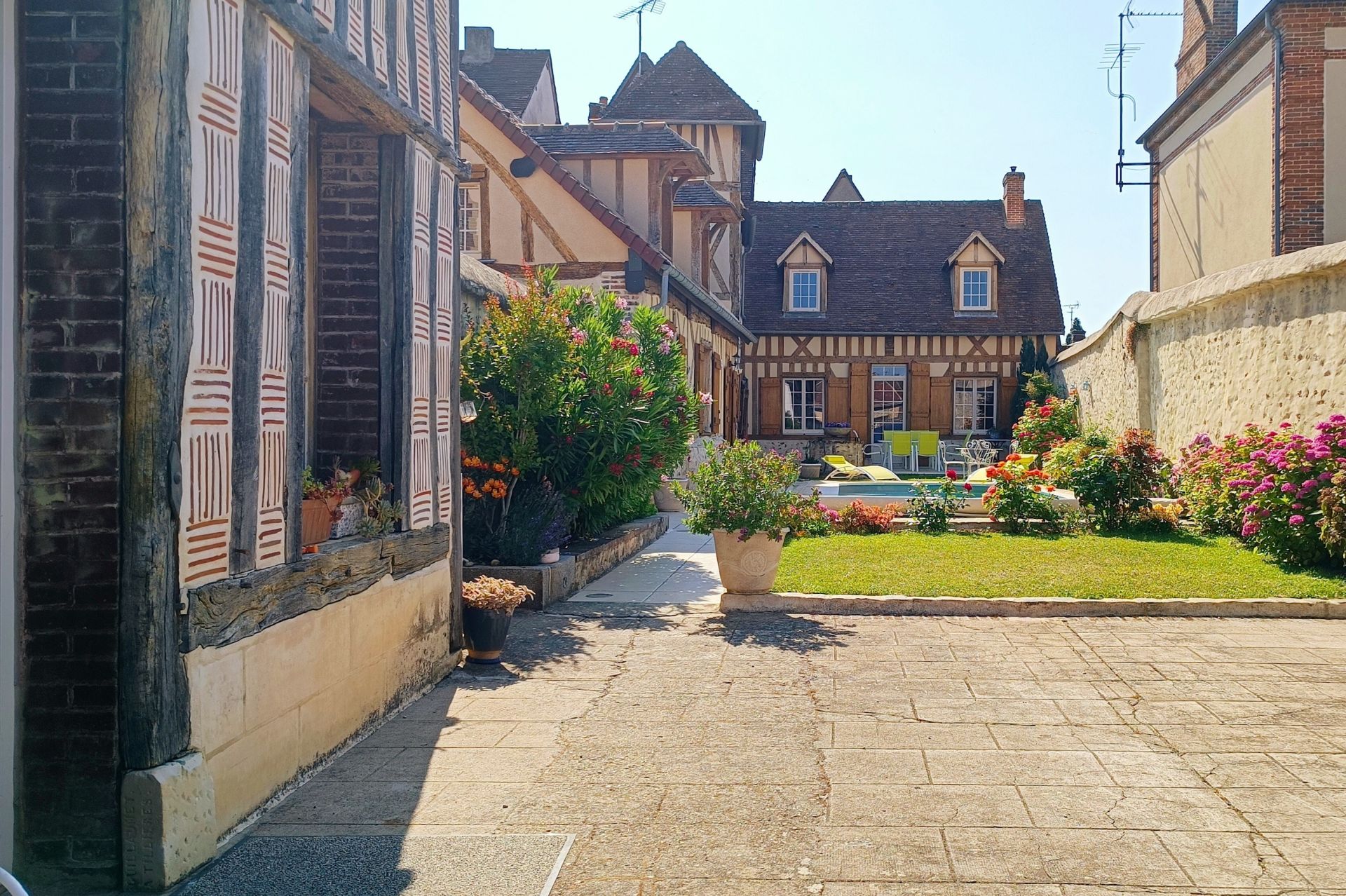 house 9 rooms for sale on NONANCOURT (27320)