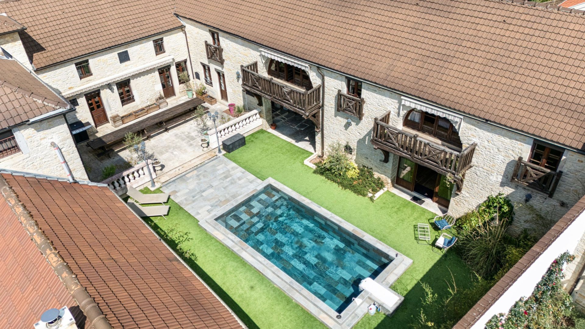 propriété 12 Pièces en vente sur CORCELLES LES MONTS (21160)