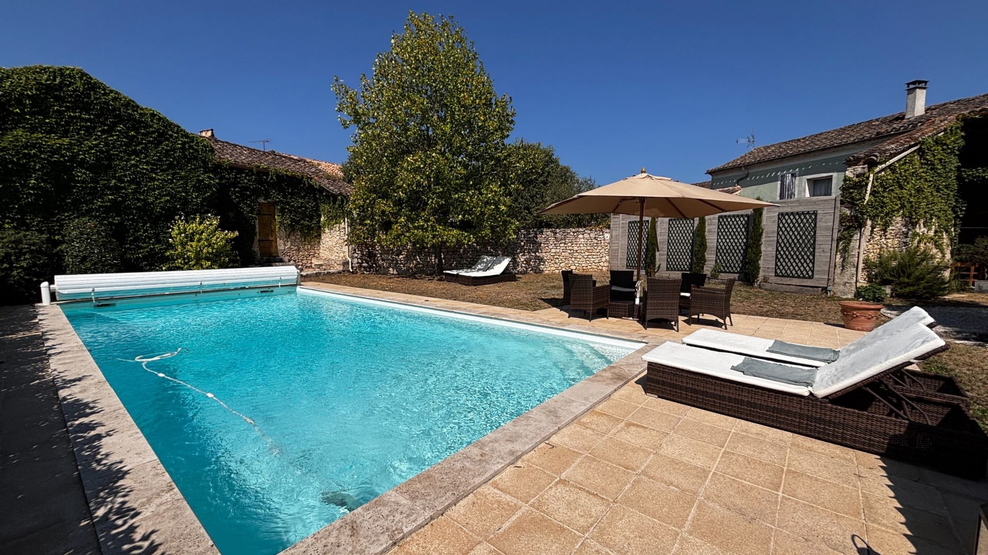  8 Pièces en vente sur ROQUECOR (82150)