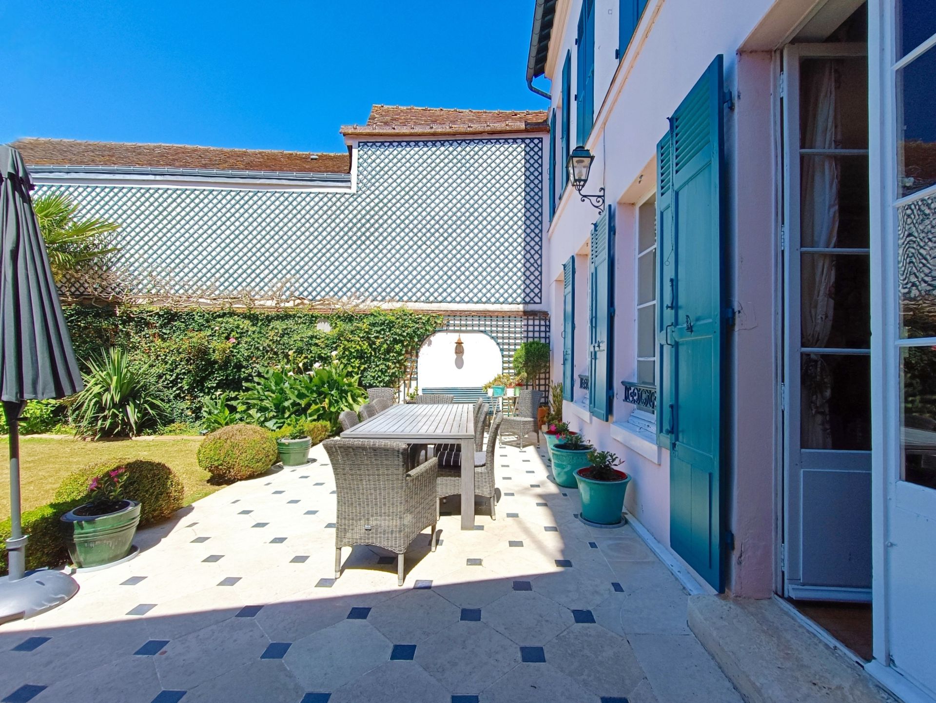 maison bourgeoise 10 Pièces en vente sur NOGENT LE ROI (28210)