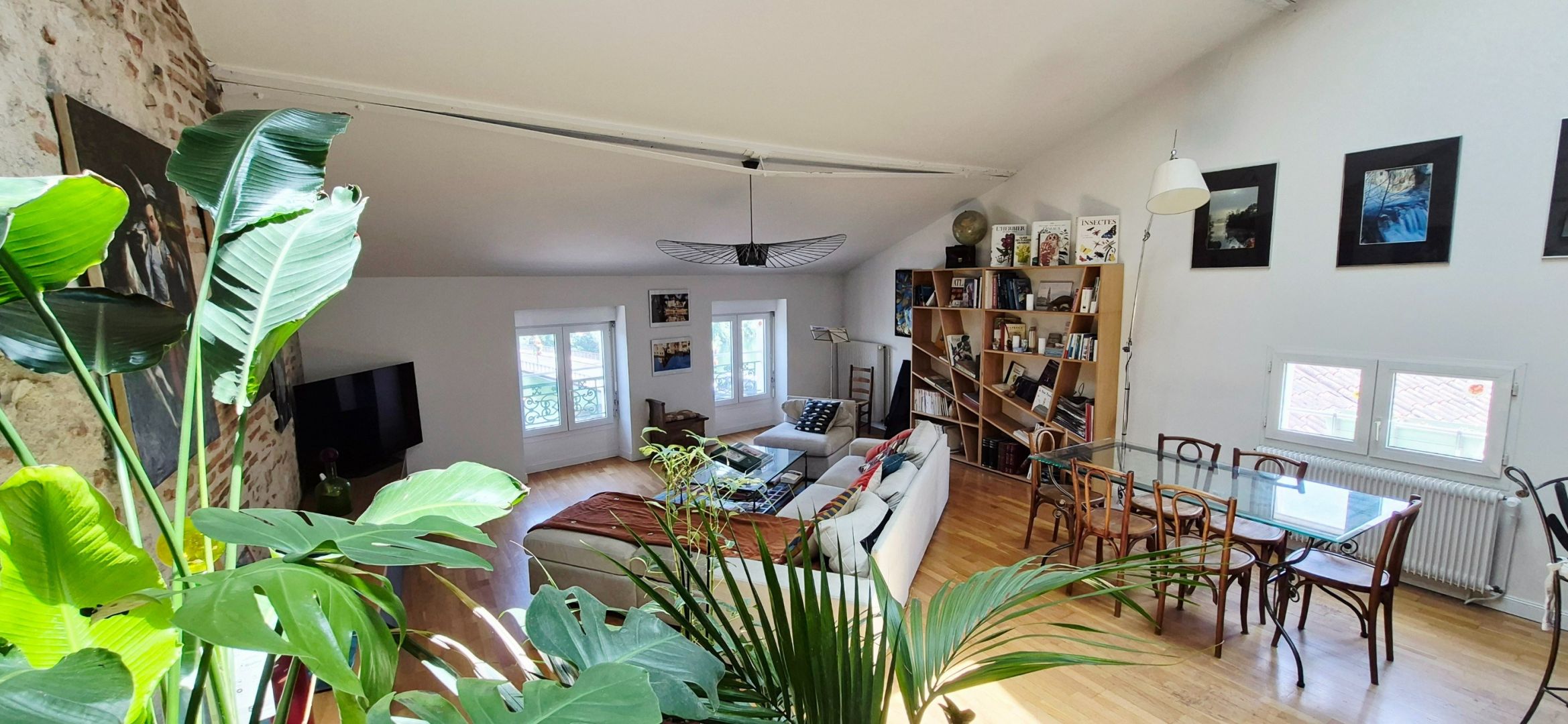 apartment 4 rooms for sale on CAHORS (46000)