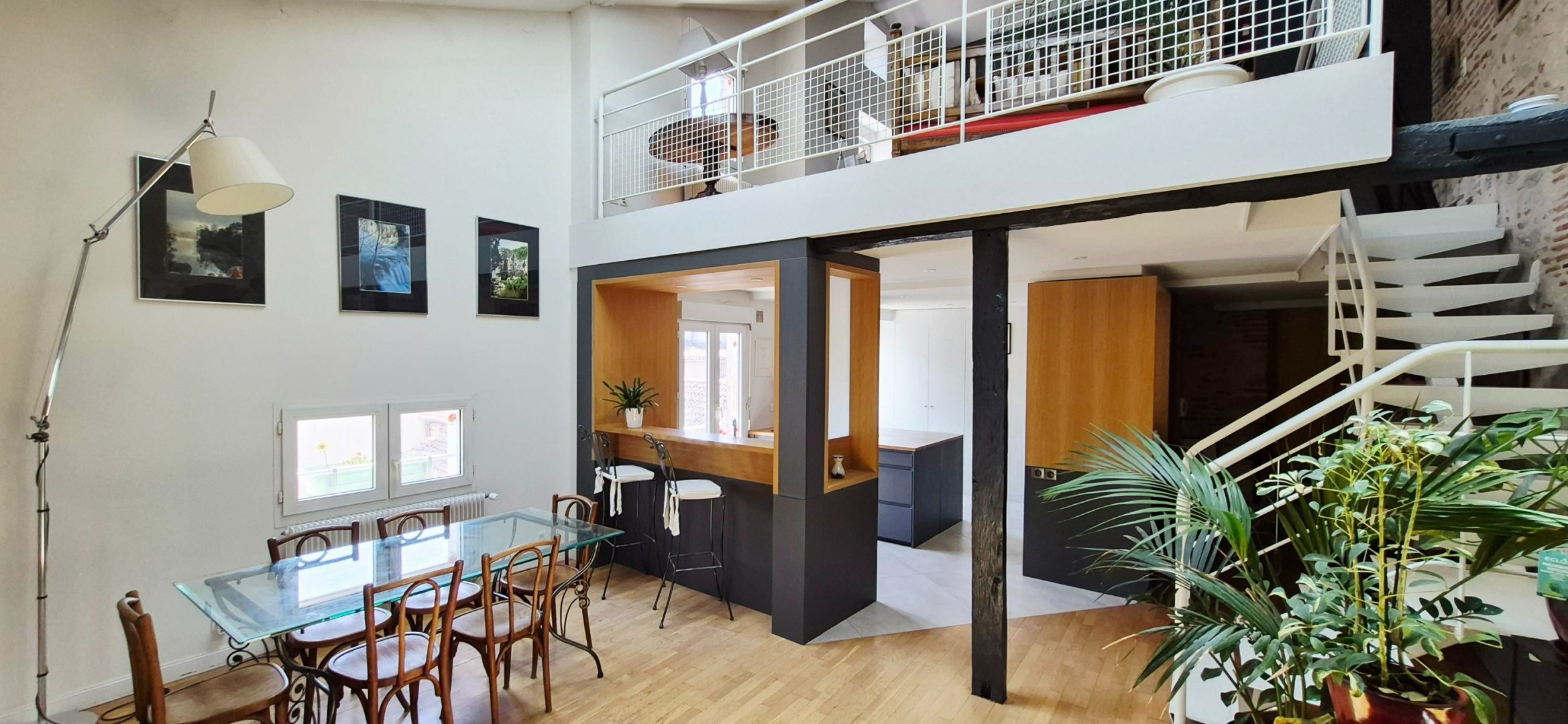 apartment 4 rooms for sale on CAHORS (46000)