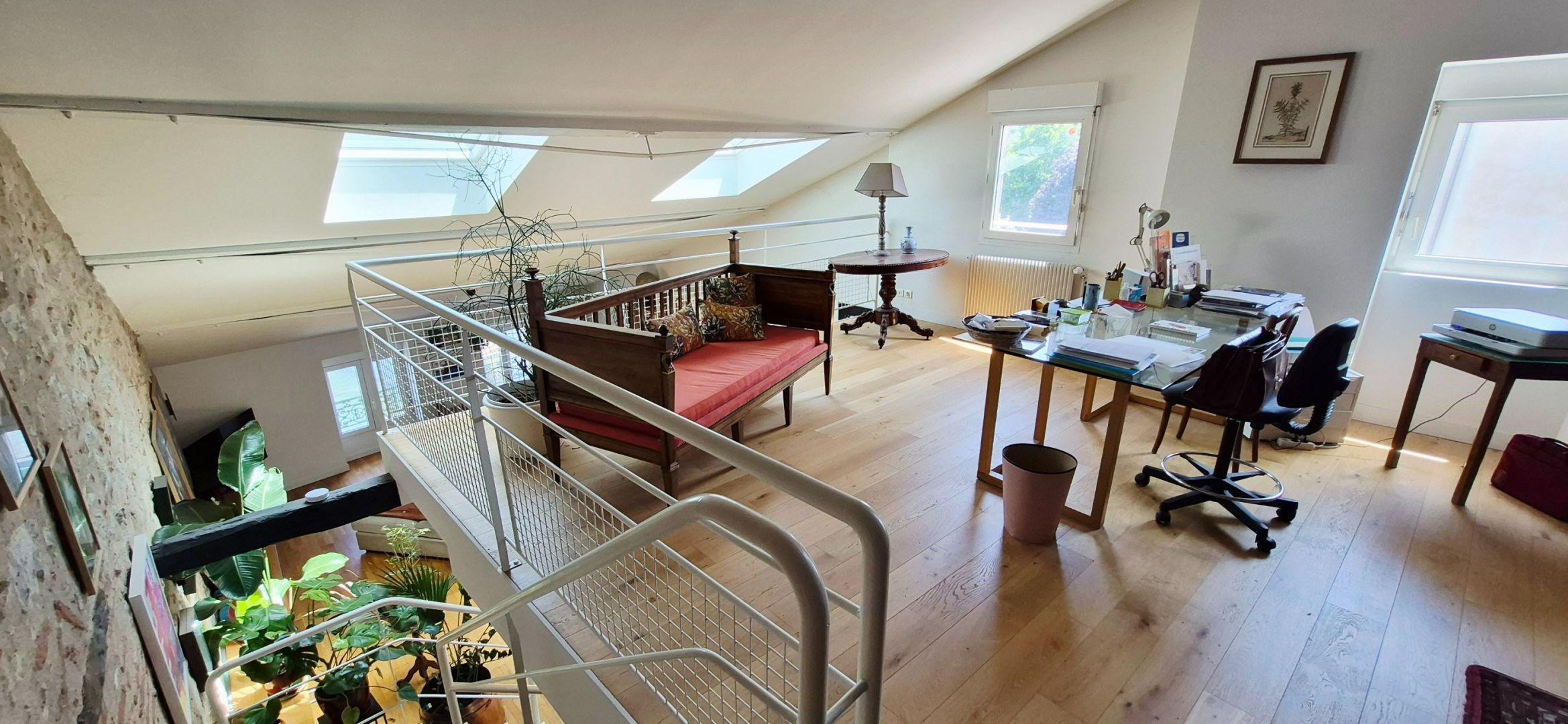 apartment 4 rooms for sale on CAHORS (46000)