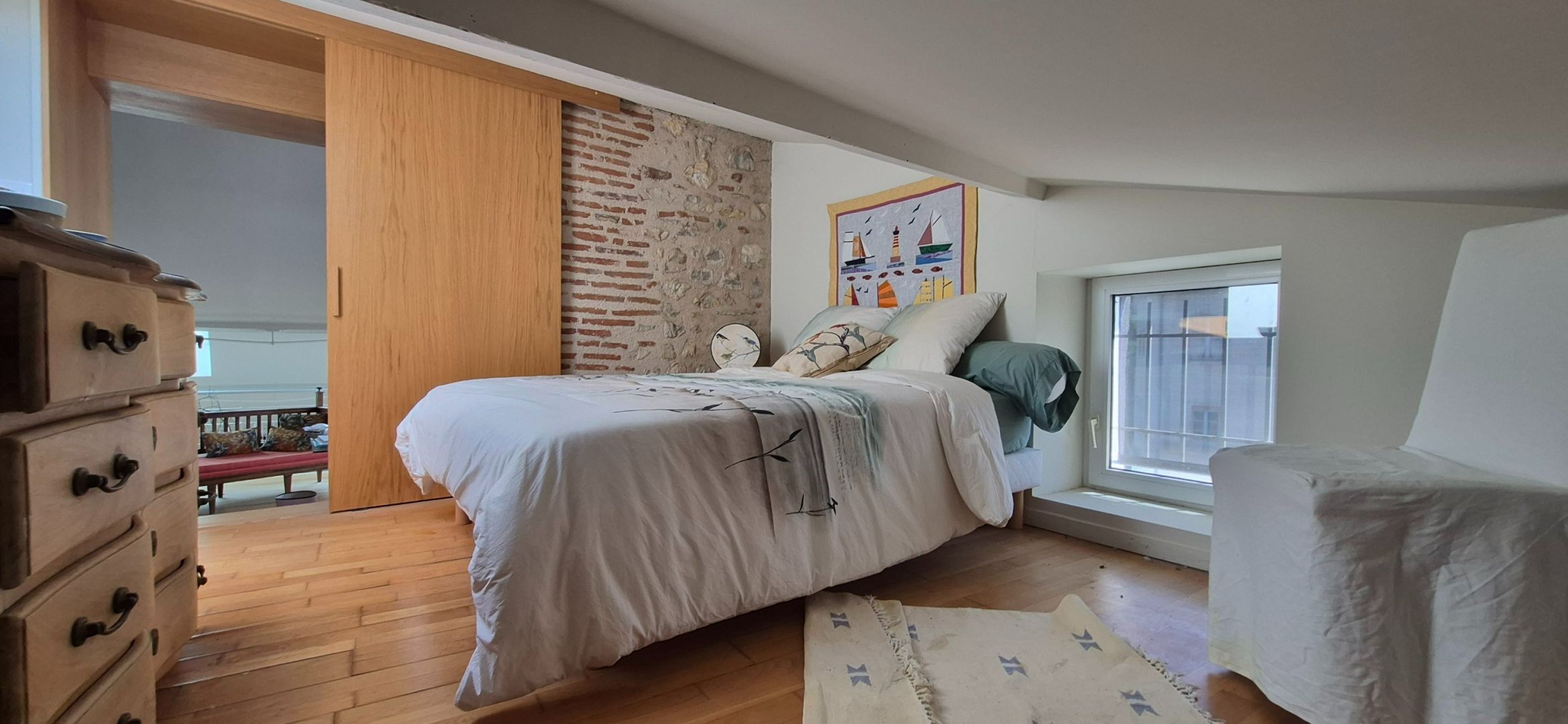 apartment 4 rooms for sale on CAHORS (46000)