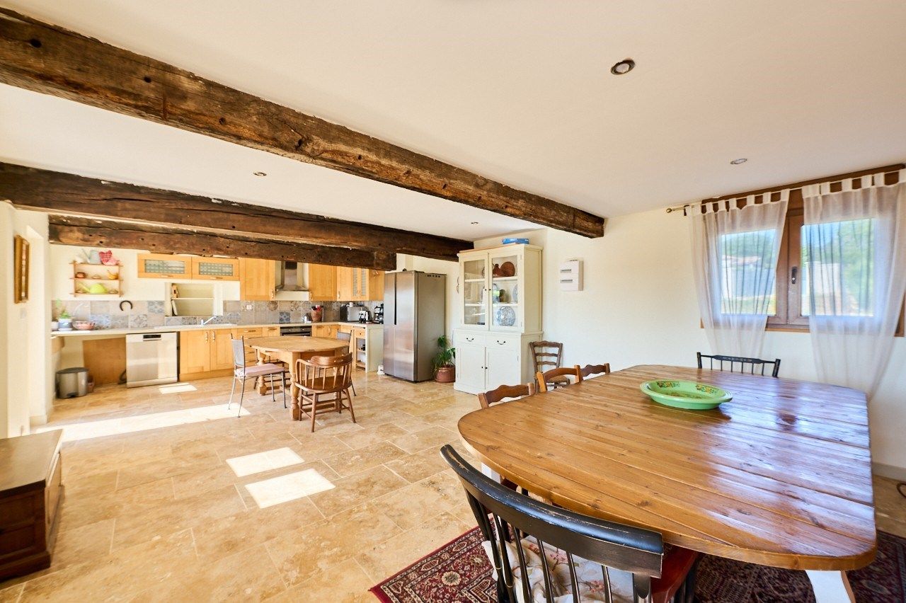 maison 6 Pièces en vente sur ST AMOUR BELLEVUE (71570)