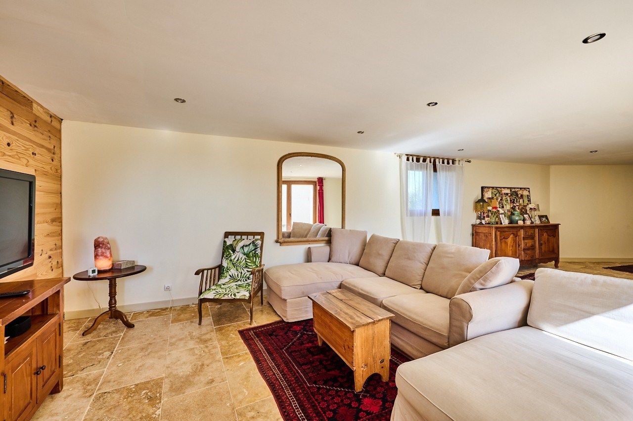 maison 6 Pièces en vente sur ST AMOUR BELLEVUE (71570)