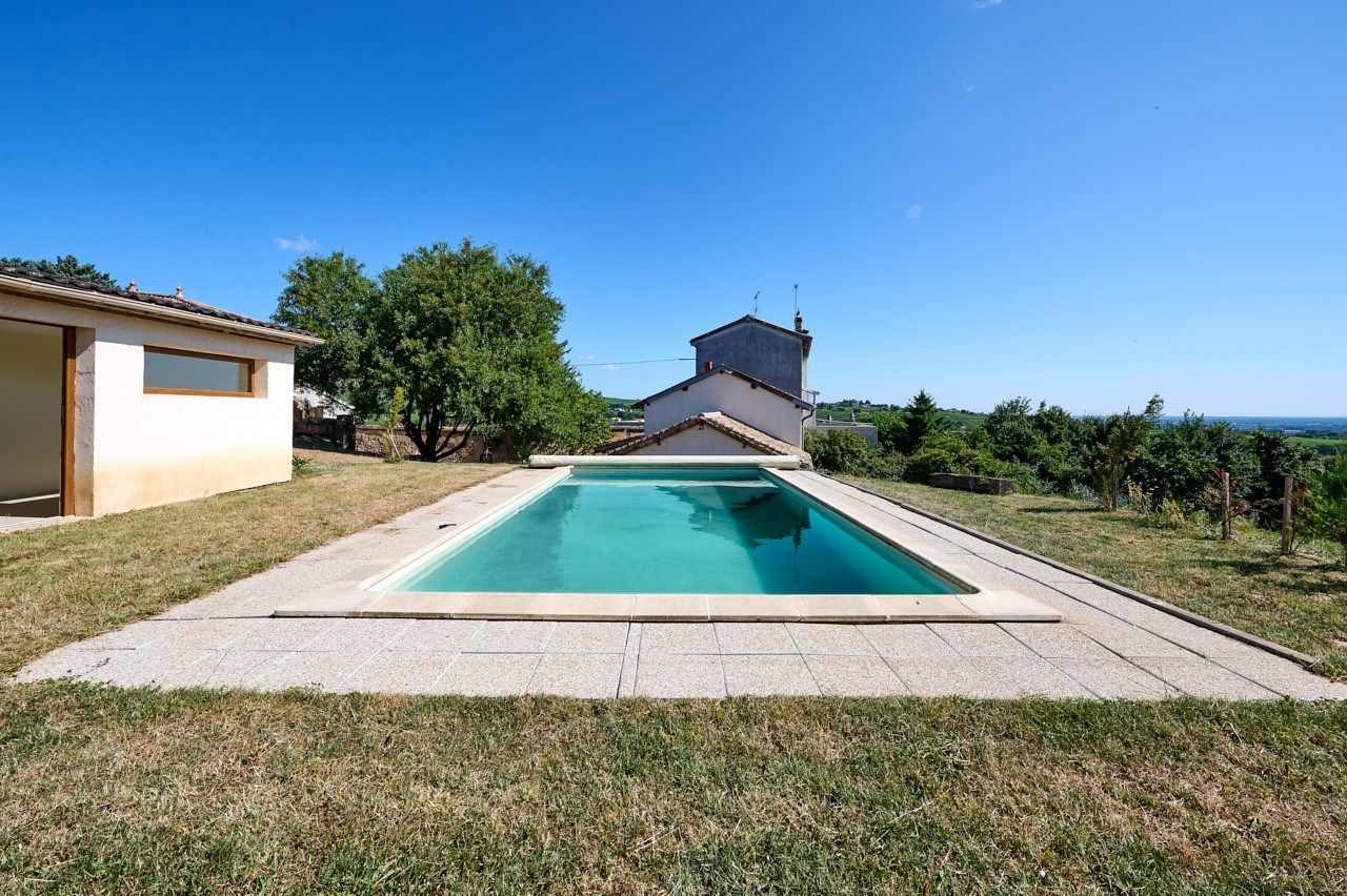 maison 6 Pièces en vente sur ST AMOUR BELLEVUE (71570)