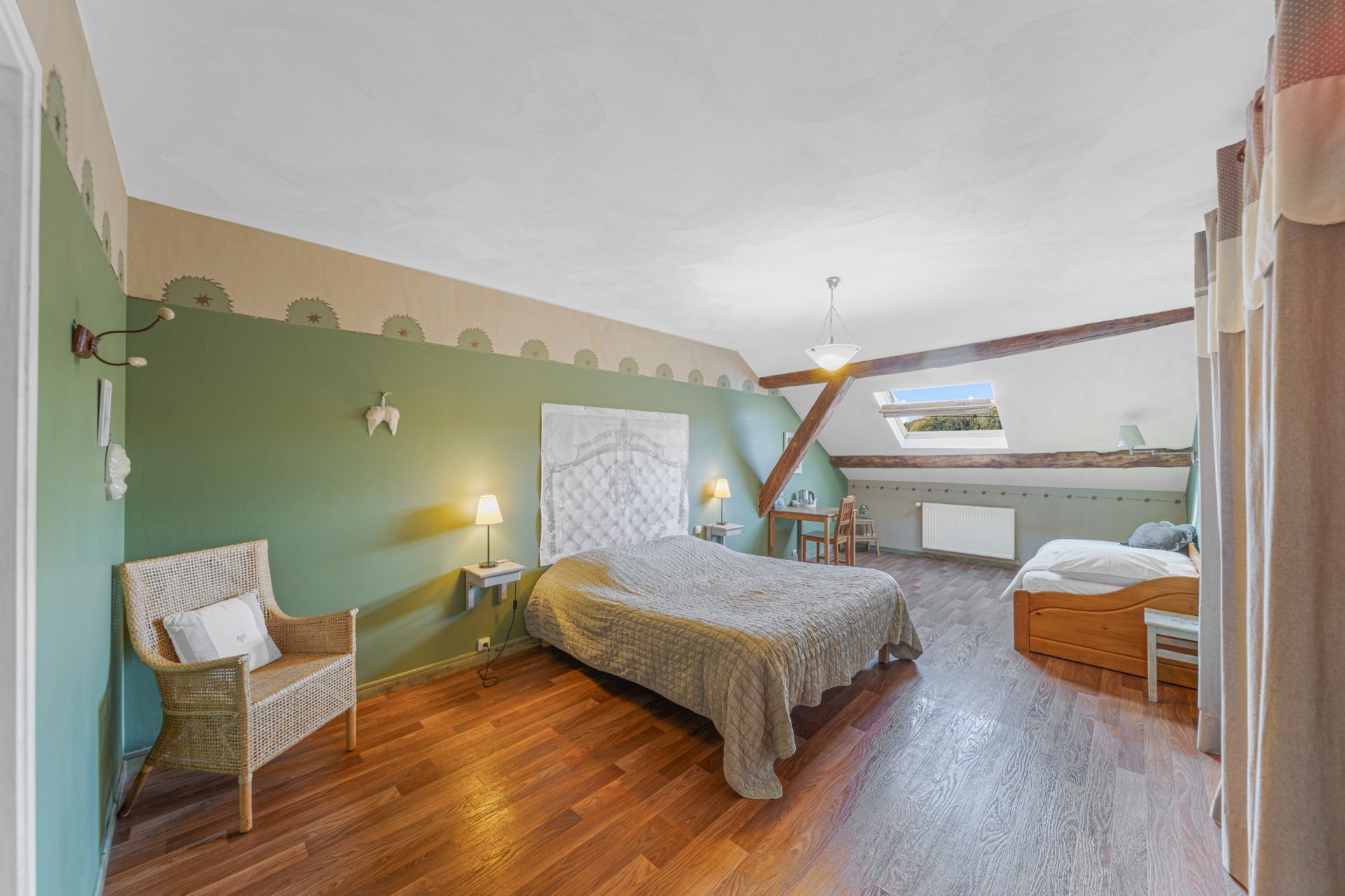 house 10 rooms for sale on PUPILLIN (39600)