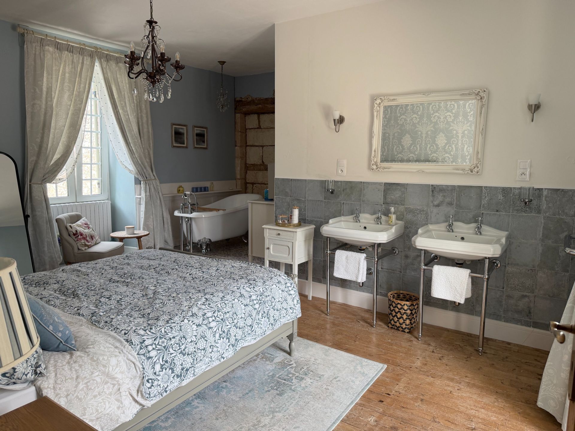 maison de maître 10 Pièces en vente sur LORIGNAC (17240)