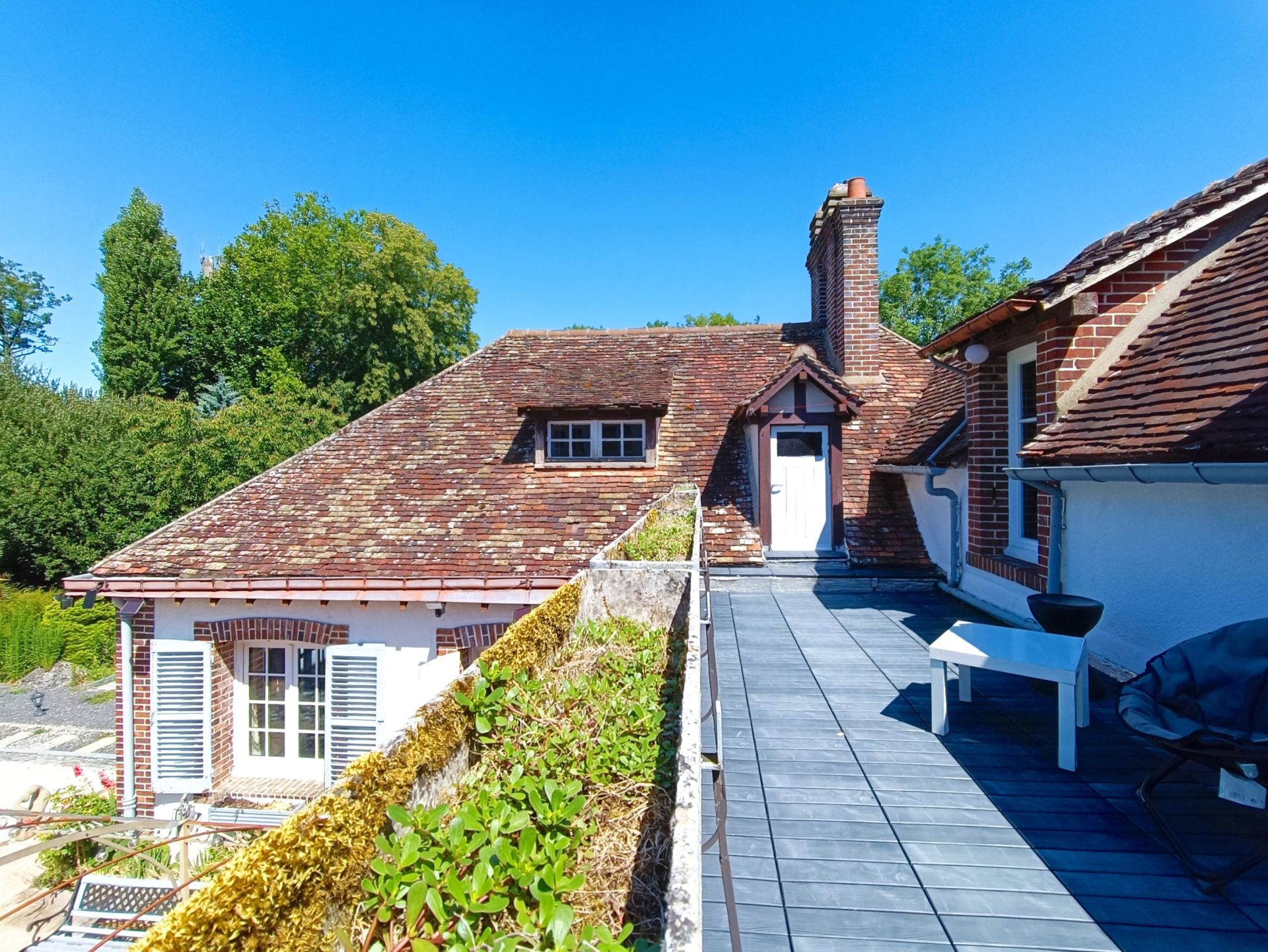 propriété 18 Pièces en vente sur CHERISY (28500)