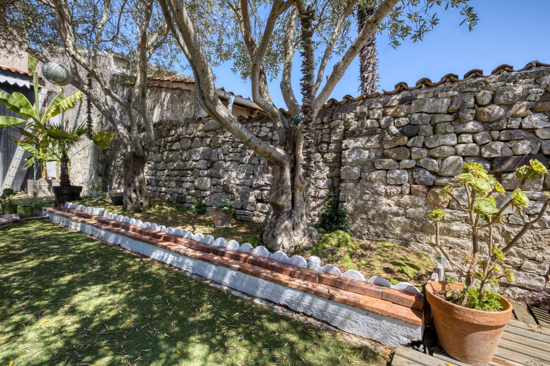 maison 6 Pièces en vente sur LAUZIERES (17137)