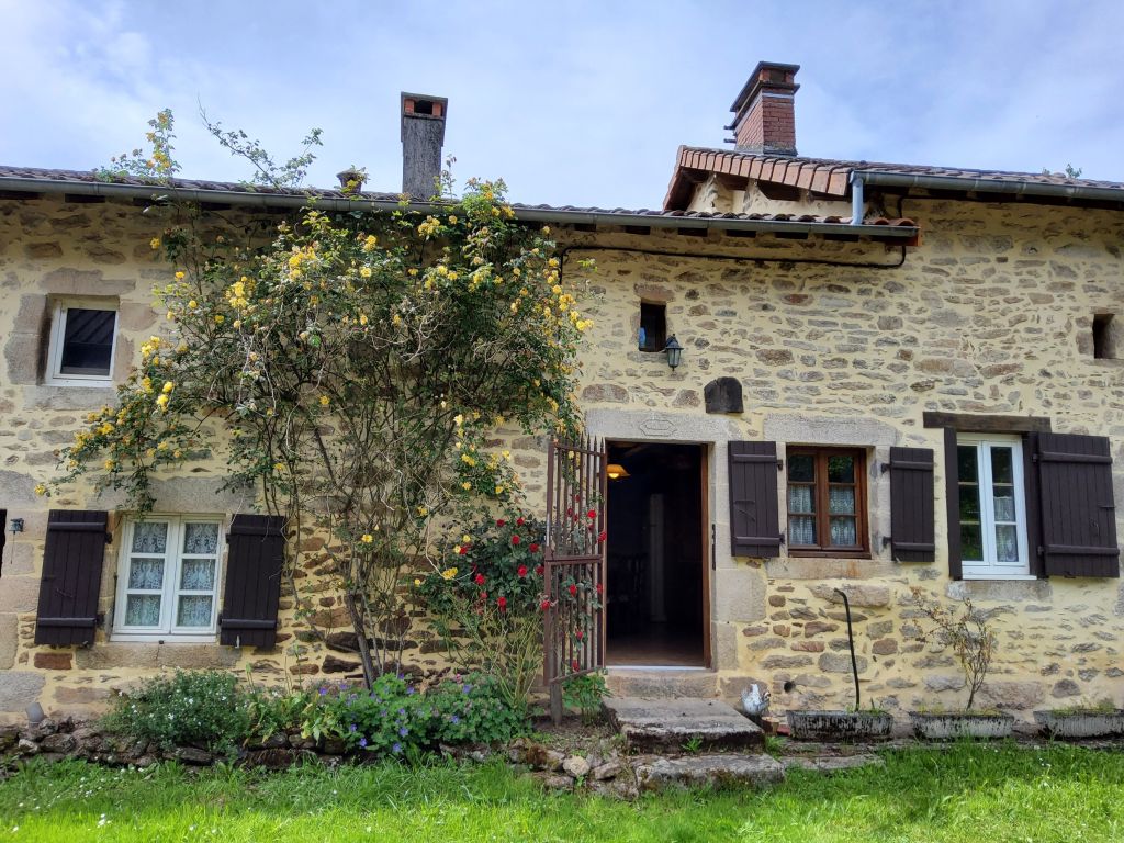 longère 8 Pièces en vente sur PENSOL (87440) - Plus de details