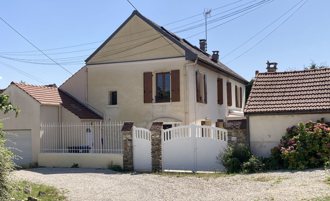 Sale House 9 rooms 214 m² Meaux