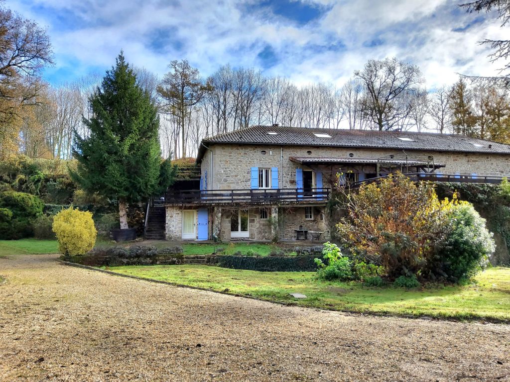 moulin 15 Pièces en vente sur LA CHAPELLE MONTBRANDEIX (87440) - Plus de details