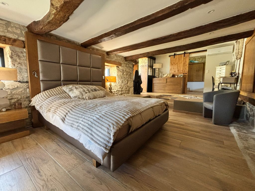 Sale House 9&nbsp;rooms 240&nbsp;m² Montaigu-de-Quercy