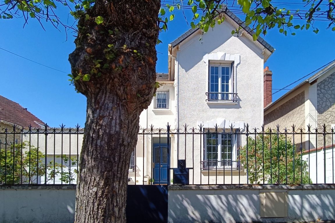 maison de ville 8 Pièces en vente sur BONNIERES SUR SEINE (78270) - Plus de details