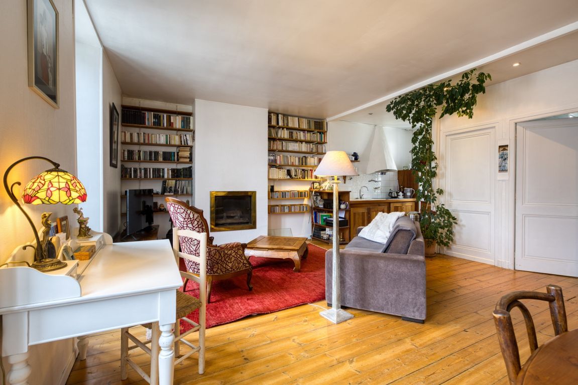 apartment 3 rooms for sale on LA ROCHELLE (17000) - See details