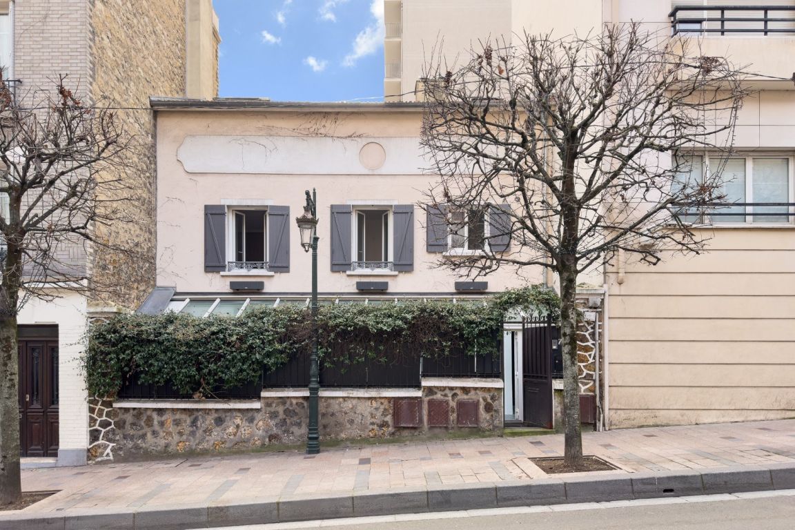 maison de ville 8 Pièces en vente sur PUTEAUX (92800) - Plus de details