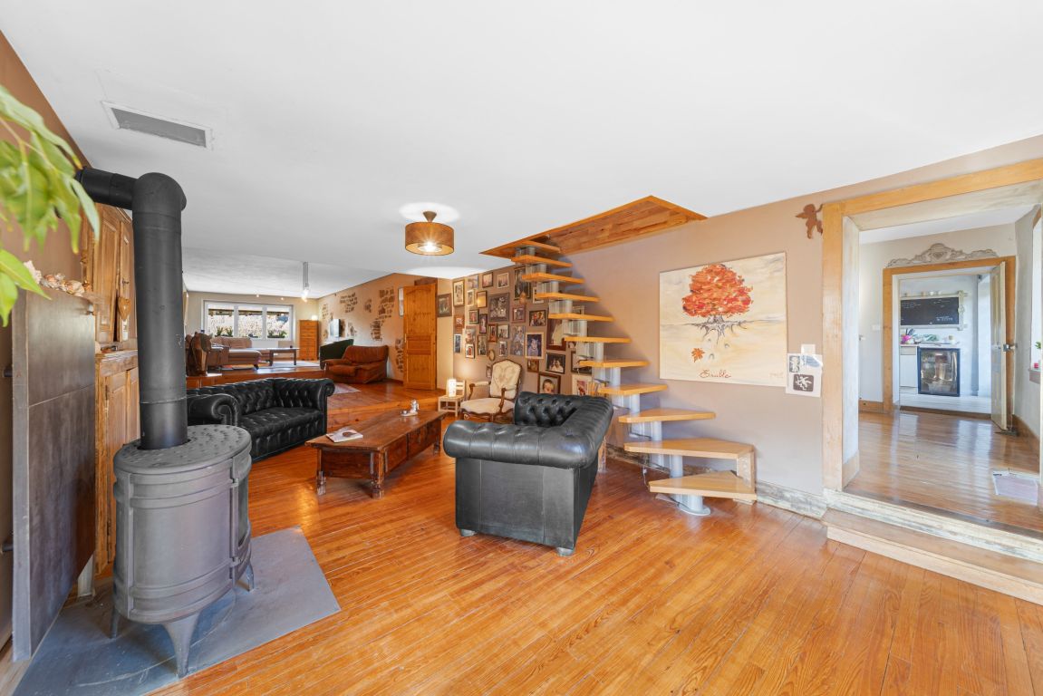 Vente Maison 10&nbsp;Pièces 362&nbsp;m² Pupillin