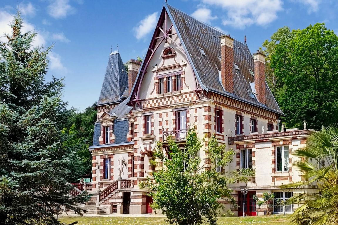 maison bourgeoise 16 Pièces en vente sur NOGENT LE ROI (28210) - Plus de details