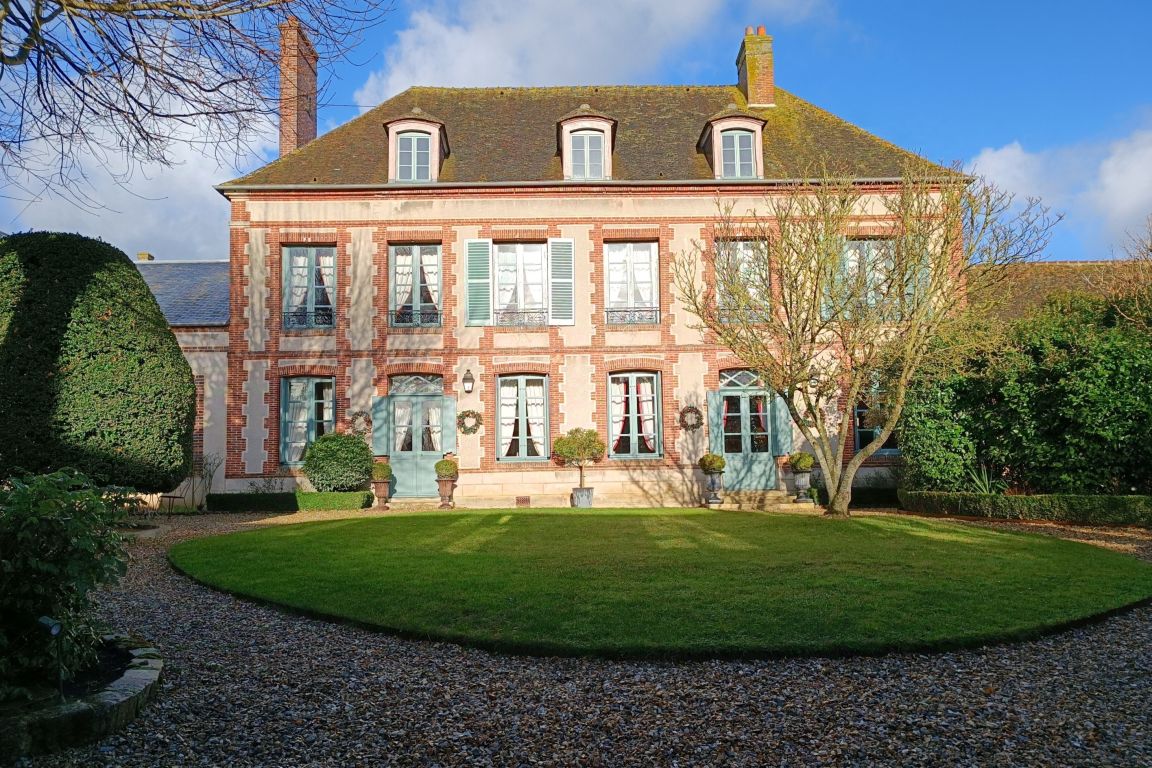 hôtel particulier 16 Pièces en vente sur VERNEUIL D AVRE ET D ITON (27130) - Plus de details