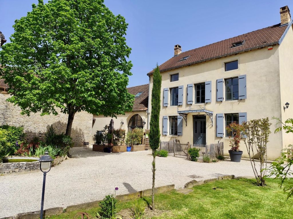 maison de maître 10 Pièces en vente sur STE MARIE SUR OUCHE (21410) - Plus de details