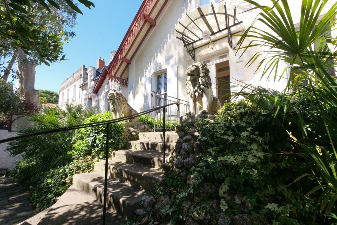 Vente Maison 8 Pièces 209 m² La Rochelle