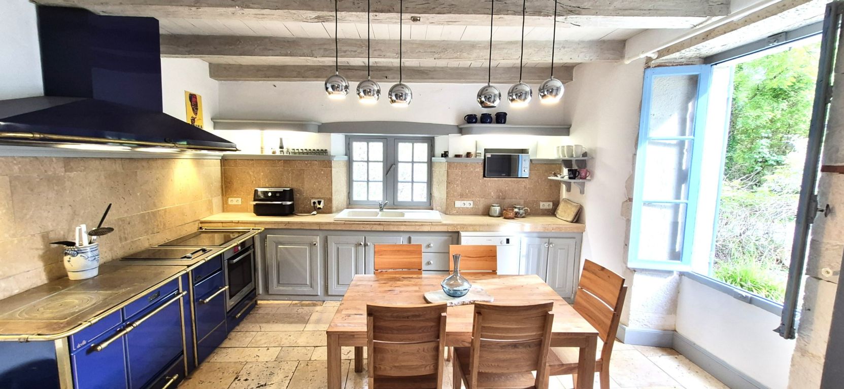 house 12 rooms for sale on LACOUR (82190) - See details