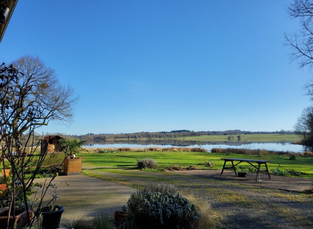 Sale House 9&nbsp;rooms 325&nbsp;m² Saint-Quentin-sur-Charente