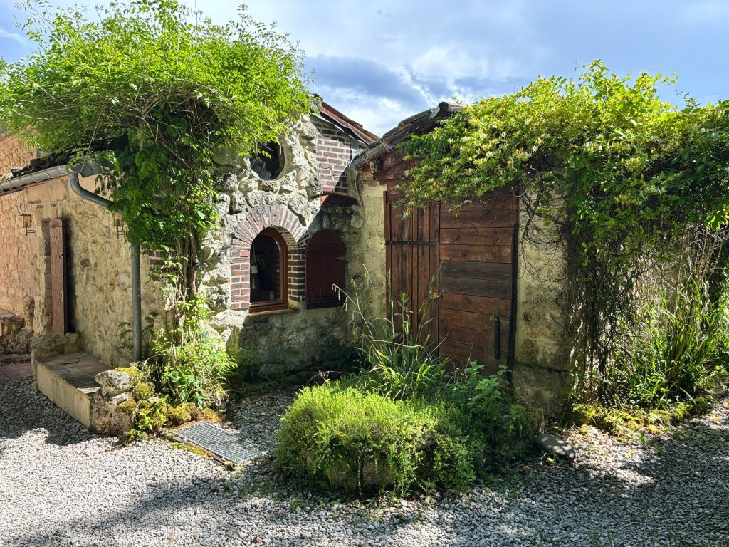 maison 8 Pièces en vente sur MONTAIGU DE QUERCY (82150) - Plus de details