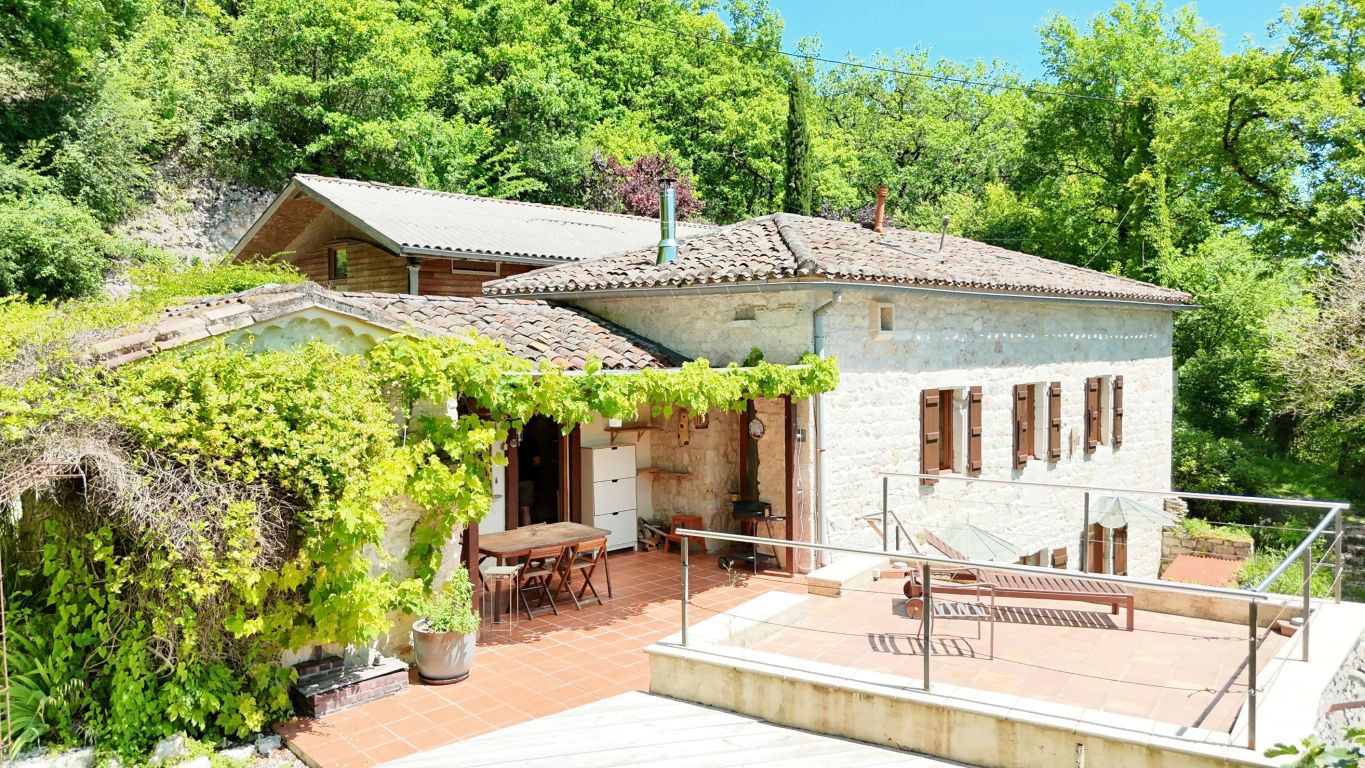 Sale House 8&nbsp;rooms 180&nbsp;m² Montaigu-de-Quercy