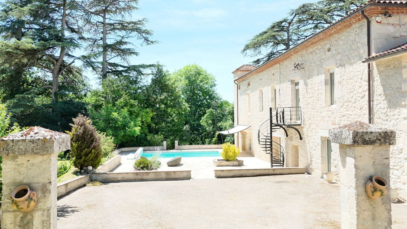 propriété 12 Pièces en vente sur AGEN (47000) - Plus de details
