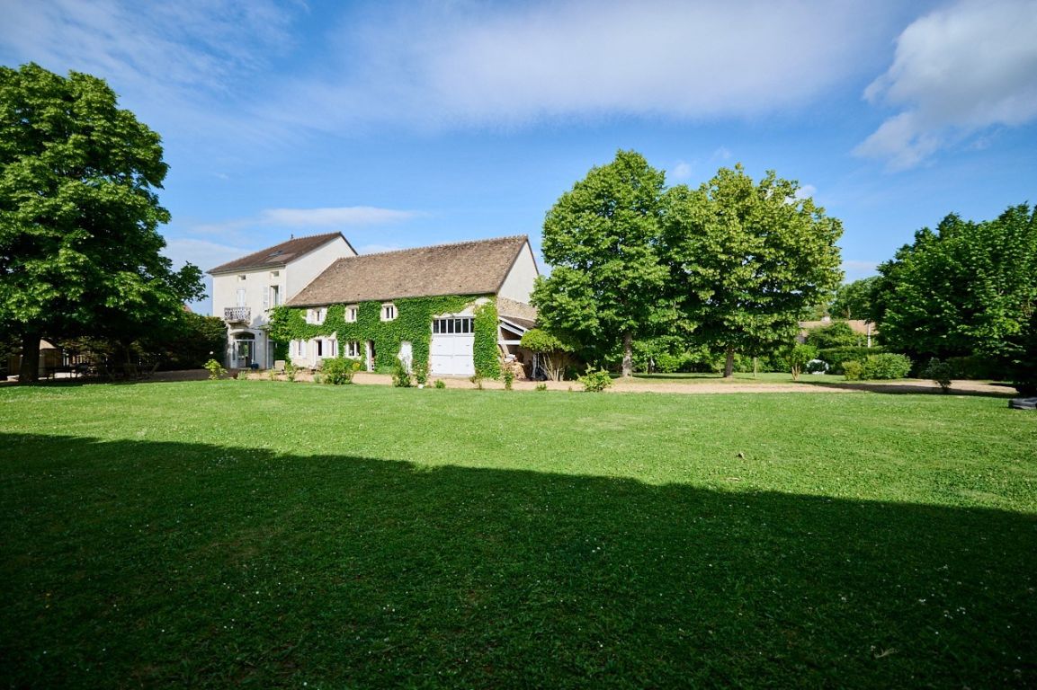 Sale House 11&nbsp;rooms 297&nbsp;m² Beaune