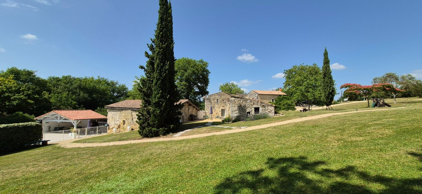 Vente Propriété 20&nbsp;Pièces 650&nbsp;m² Sembas