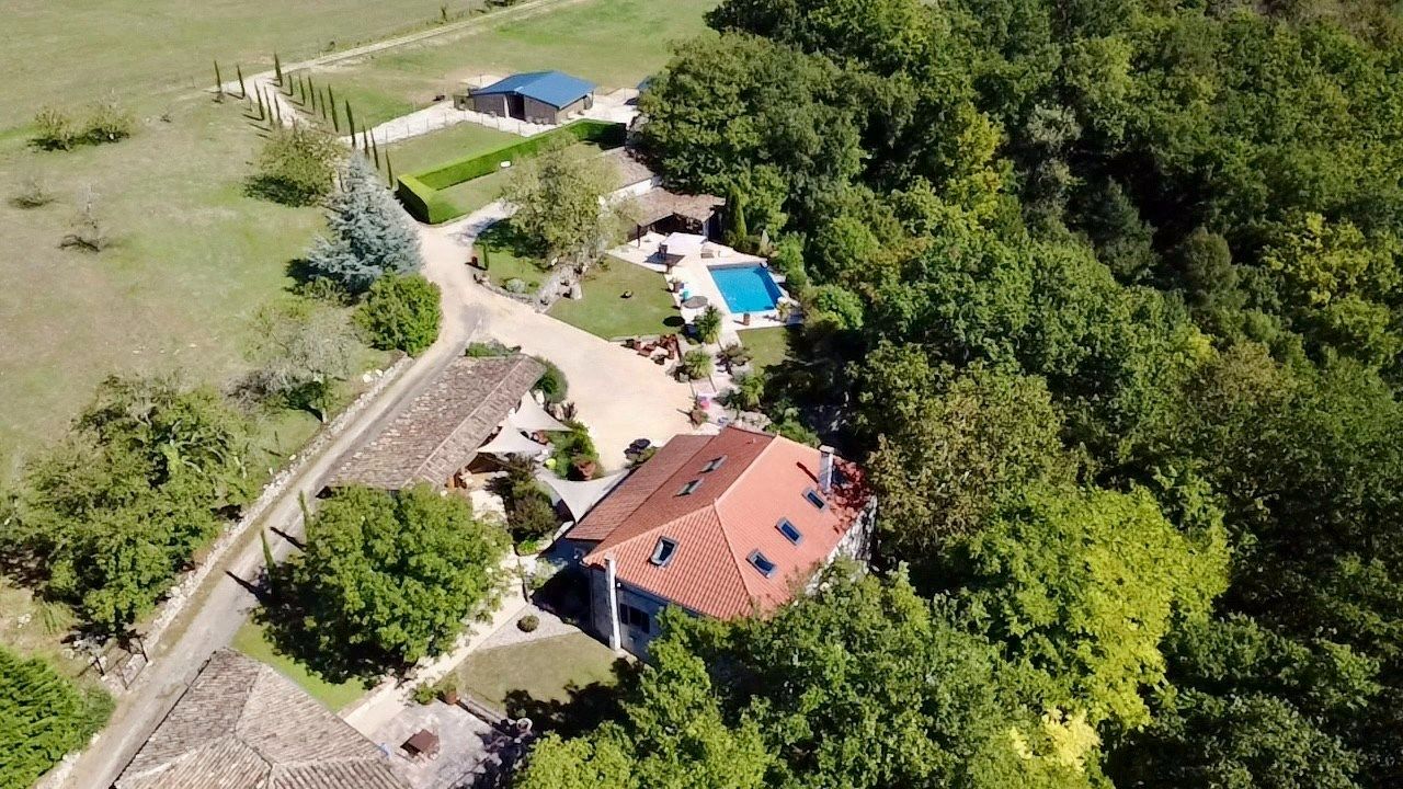 property 10 rooms for sale on ROQUECOR (82150) - See details