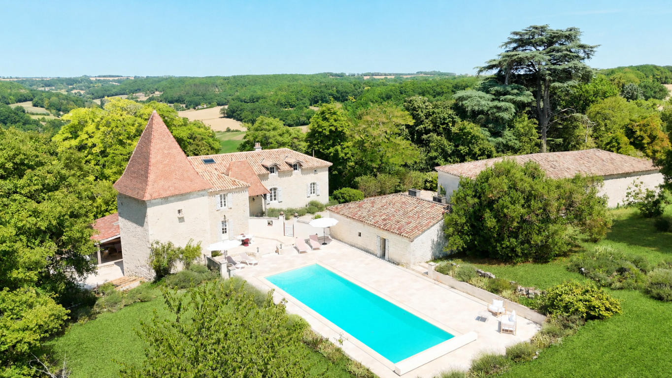 Sale Manor house 12&nbsp;rooms 480&nbsp;m² Roquecor