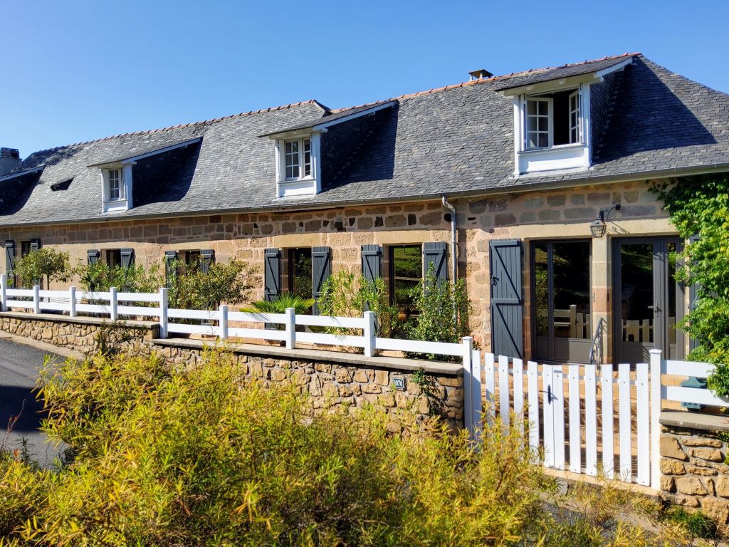 house 8 rooms for sale on BRIGNAC LA PLAINE (19310) - See details