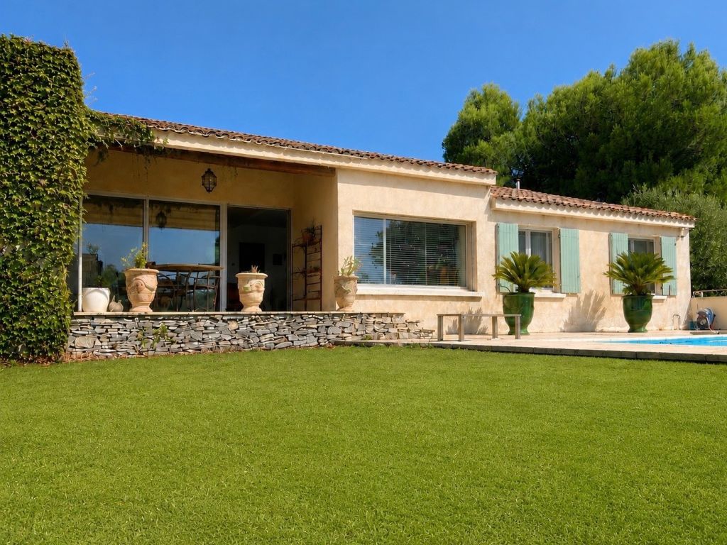 provencal house 6 rooms for sale on NIMES (30000) - See details