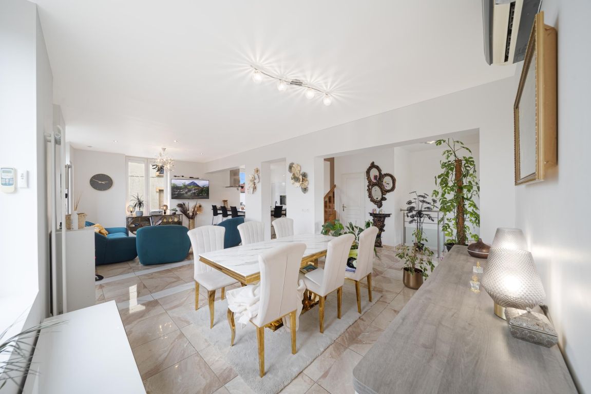 Vente Maison de maître 6&nbsp;Pièces 157&nbsp;m² Dijon