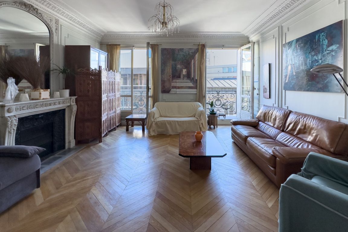 appartement 2 Pièces en vente sur PARIS (75008) - Plus de details